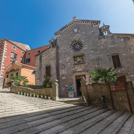 Apartamento Beautiful In Gondolici